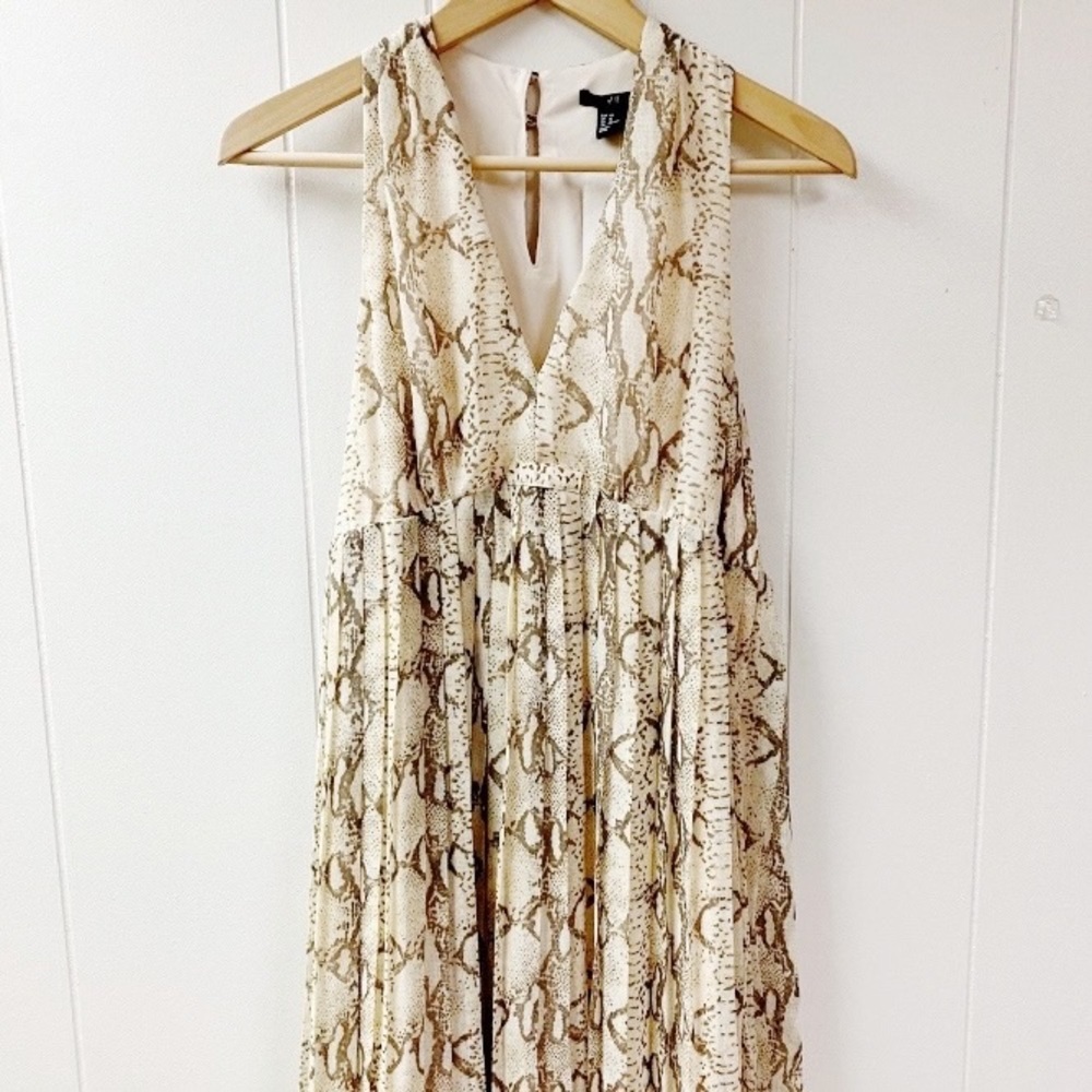 NWT! H & M Fairy Feminine Flirty Halter Pleated Dress SZ 10 Snakeskin Print - Picture 11 of 11